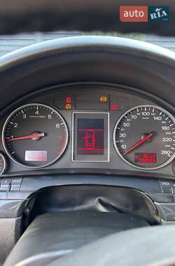 Седан Audi A4 2002 в 