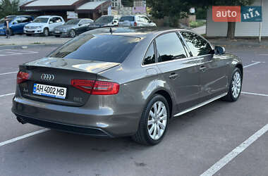 Седан Audi A4 2015 в 