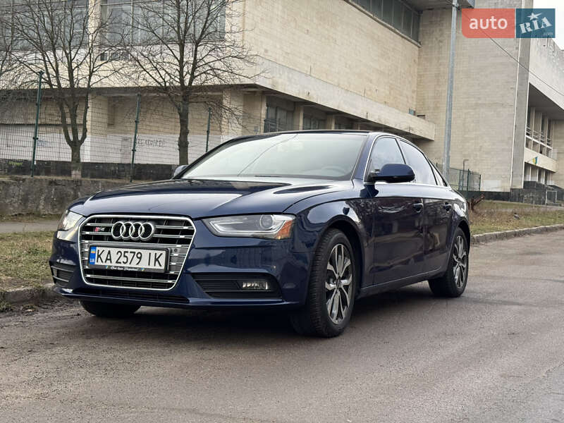 Седан Audi A4 2012 в Киеве