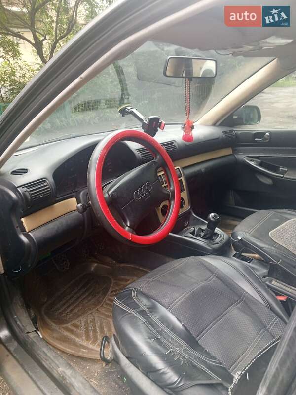 Седан Audi A4 1997 в Киеве