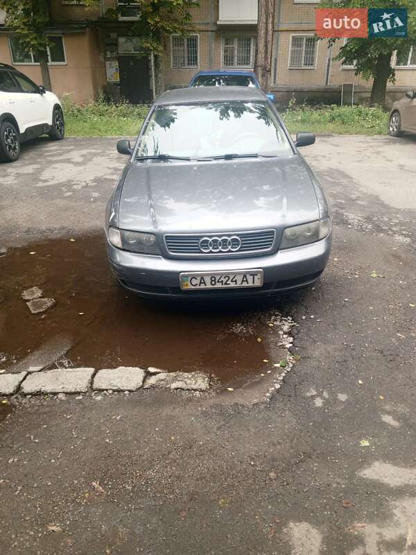 Седан Audi A4 1997 в Киеве