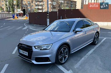 Седан Audi A4 2018 в 