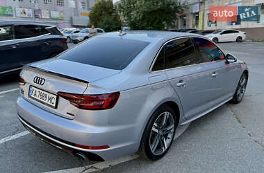 Седан Audi A4 2018 в 