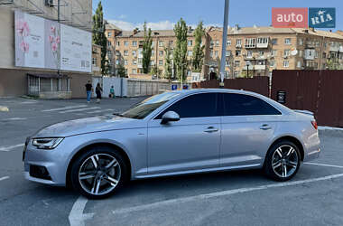 Седан Audi A4 2018 в 