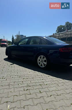 Седан Audi A4 2010 в 