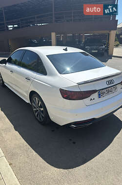 Седан Audi A4 2021 в 
