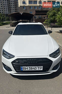 Седан Audi A4 2021 в 