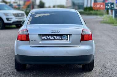 Седан Audi A4 2001 в 