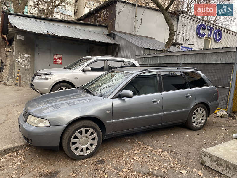 Универсал Audi A4 2001 в Киеве