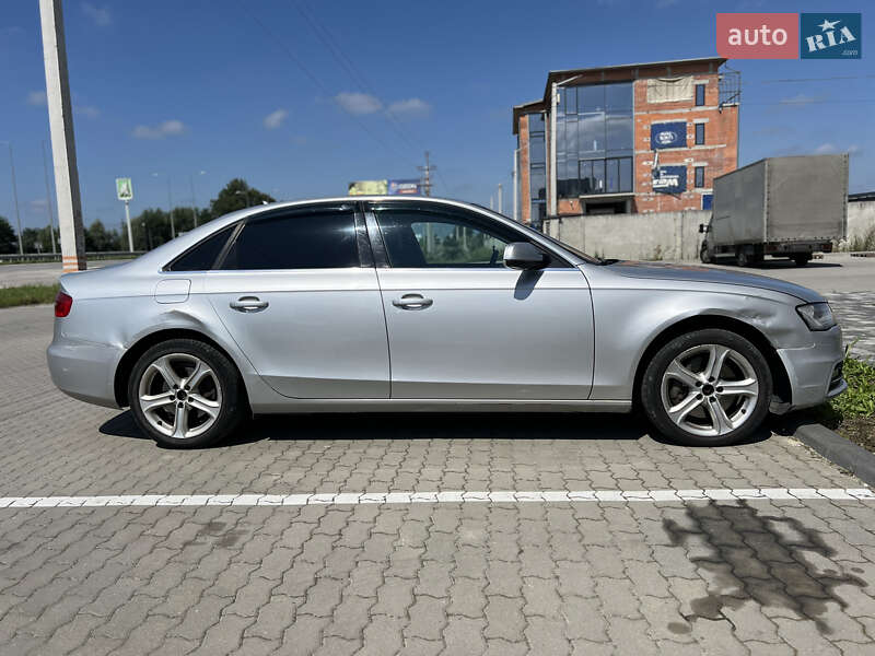 Седан Audi A4 2013 в Львові