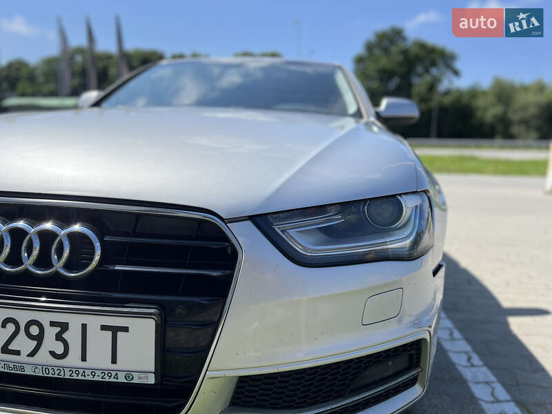 Седан Audi A4 2013 в Львові