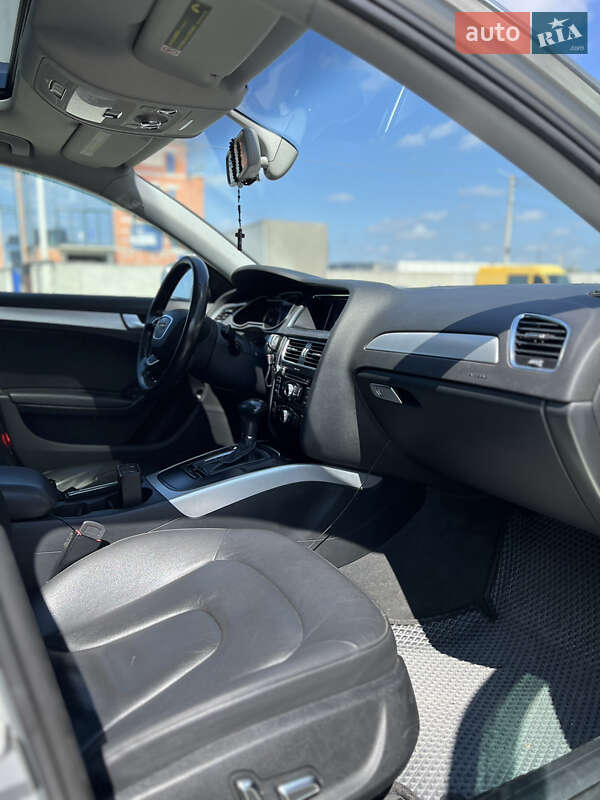 Седан Audi A4 2013 в Львові