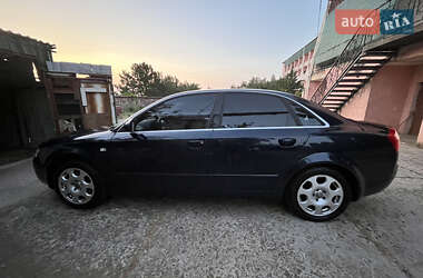 Седан Audi A4 2004 в 