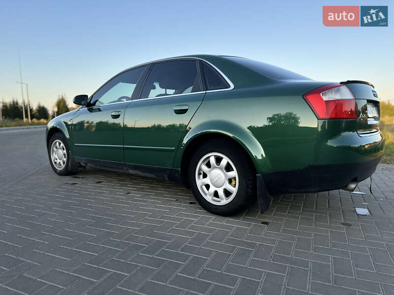 Седан Audi A4 2001 в Львове