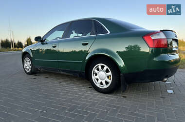 Седан Audi A4 2001 в 