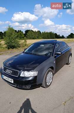 Седан Audi A4 2004 в 