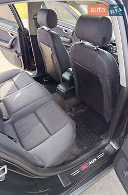 Седан Audi A4 2004 в 