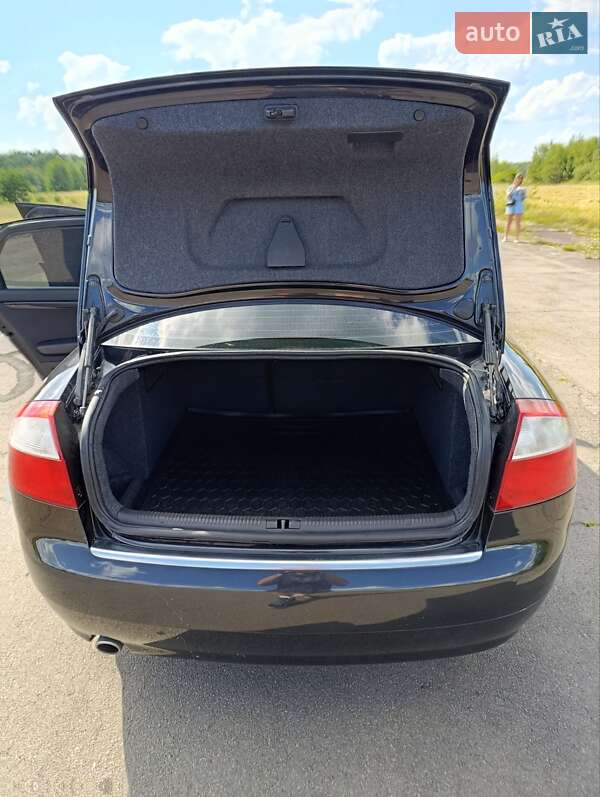 Седан Audi A4 2004 в Любешове