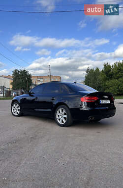 Седан Audi A4 2010 в 