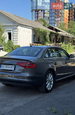 Седан Audi A4 2013 в 