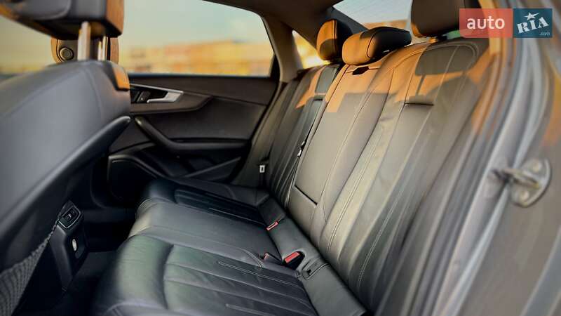 Седан Audi A4 2020 в Киеве