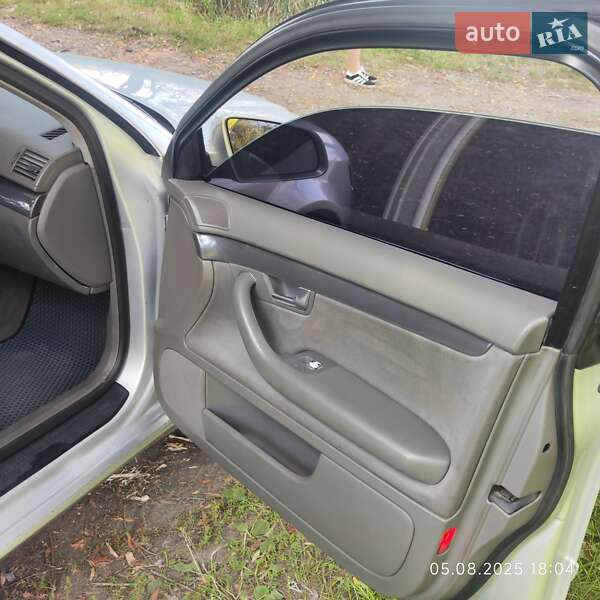 Седан Audi A4 2002 в Глухове
