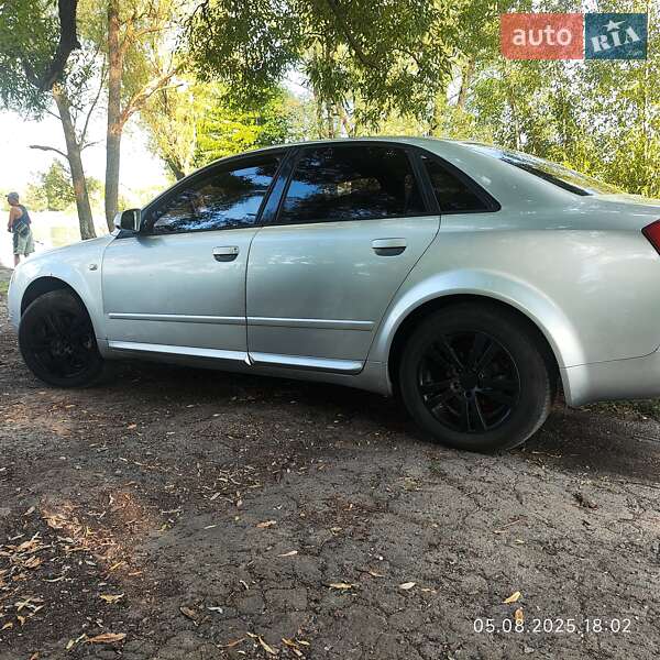 Седан Audi A4 2002 в Глухове