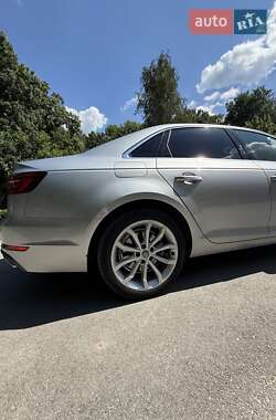 Седан Audi A4 2019 в 