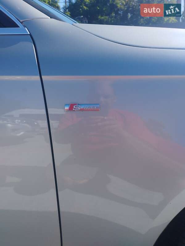 Седан Audi A4 2013 в Киеве