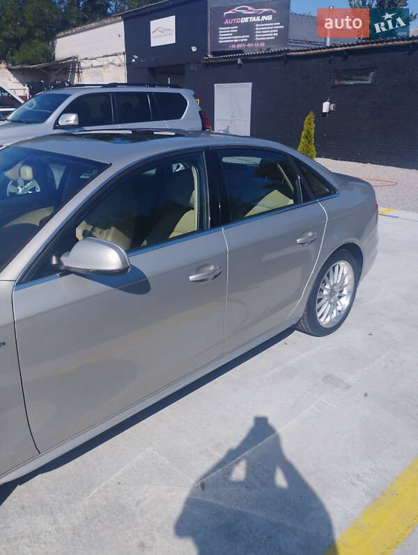 Седан Audi A4 2013 в Киеве
