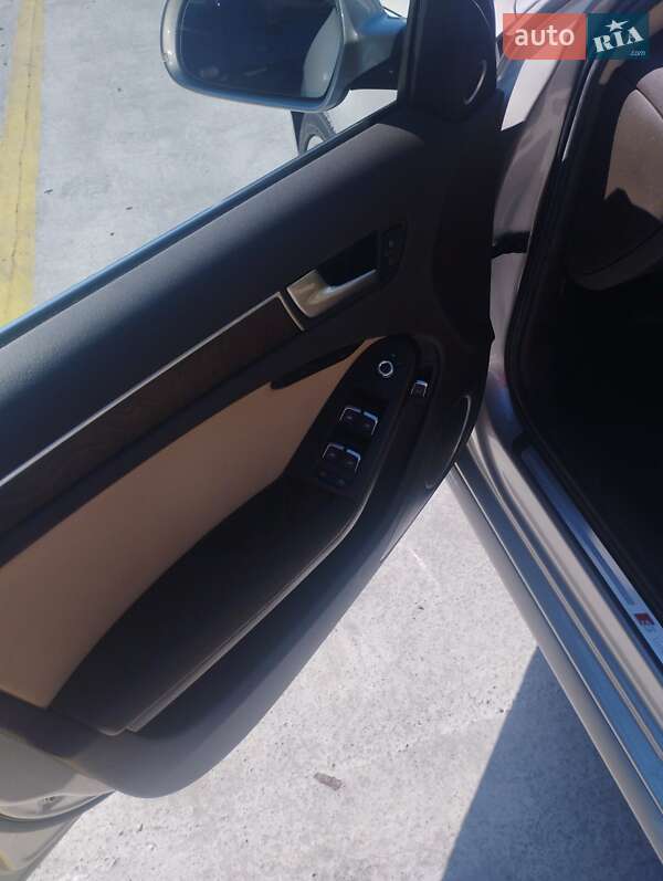 Седан Audi A4 2013 в Киеве