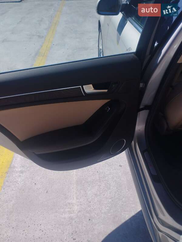 Седан Audi A4 2013 в Киеве