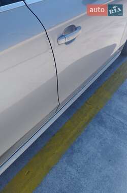 Седан Audi A4 2013 в 