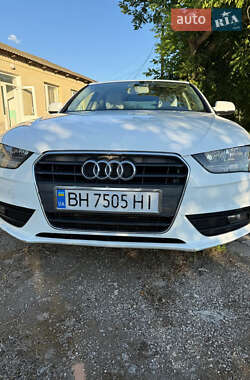 Седан Audi A4 2014 в 