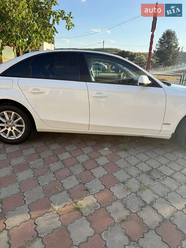 Седан Audi A4 2014 в Ширяево