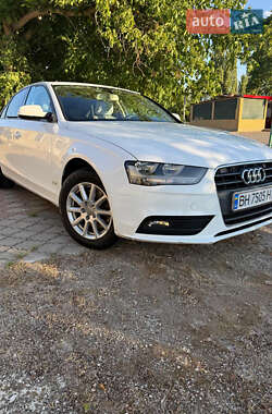 Седан Audi A4 2014 в 