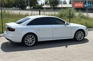 Седан Audi A4 2015 в 