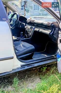 Седан Audi A4 1996 в 