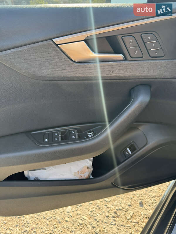 Седан Audi A4 2017 в Одессе