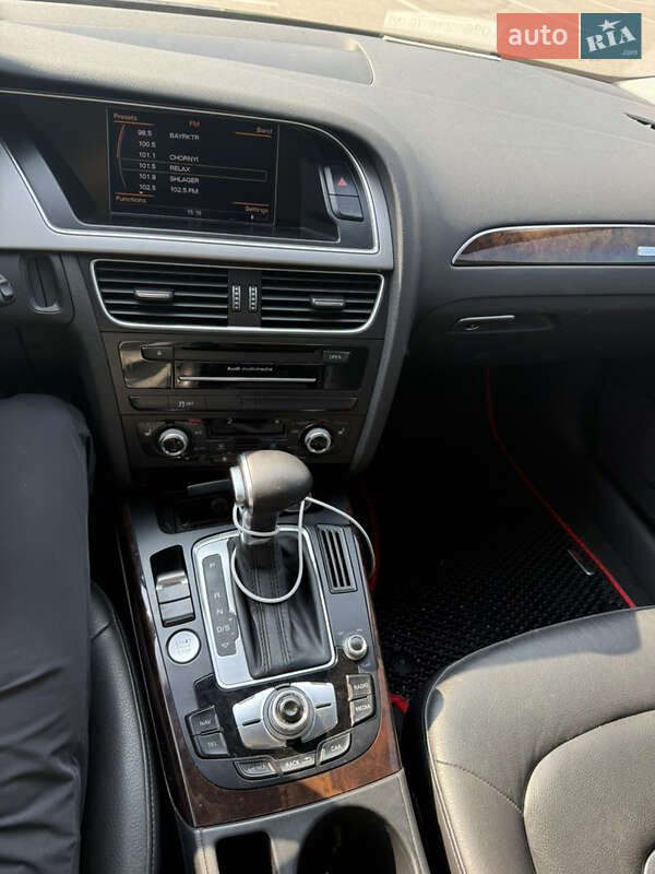 Седан Audi A4 2014 в Киеве