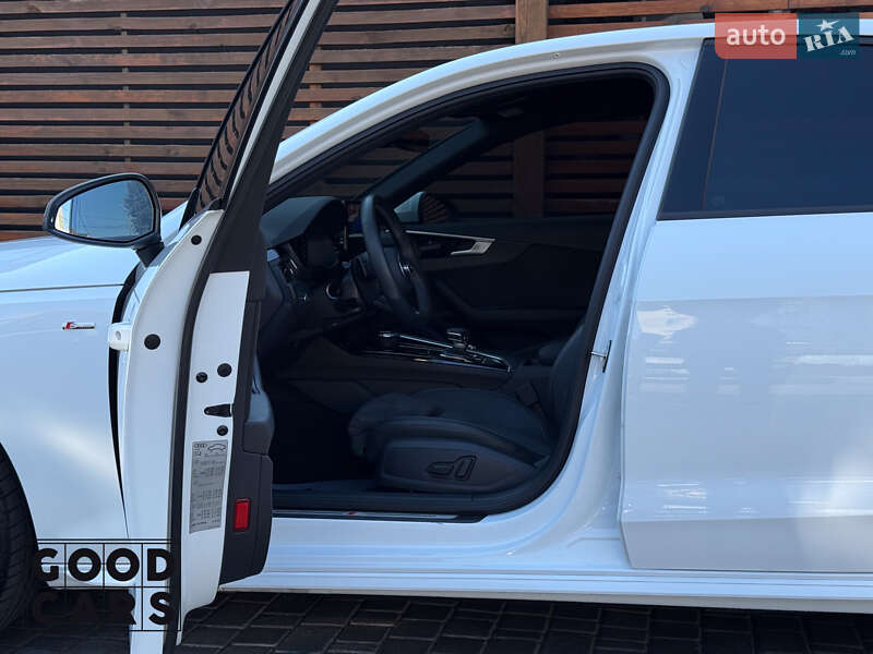 Седан Audi A4 2021 в Одессе