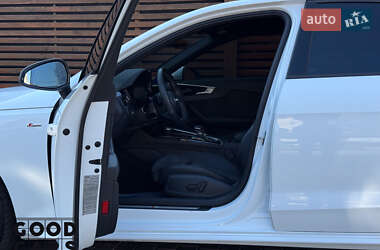 Седан Audi A4 2021 в 
