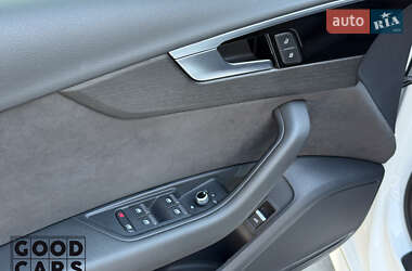 Седан Audi A4 2021 в 