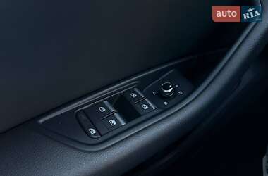 Седан Audi A4 2020 в 