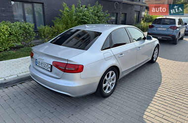 Седан Audi A4 2012 в 