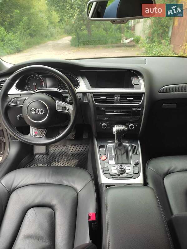 Седан Audi A4 2014 в Ровно