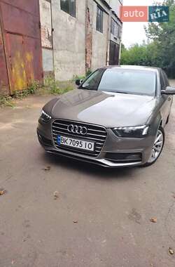 Седан Audi A4 2014 в 
