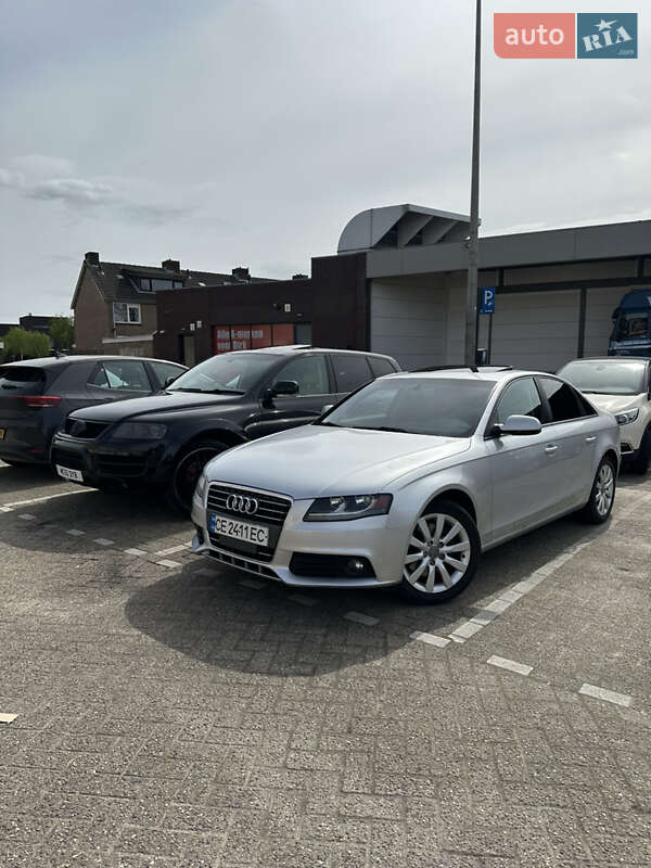 Седан Audi A4 2011 в Глыбокой