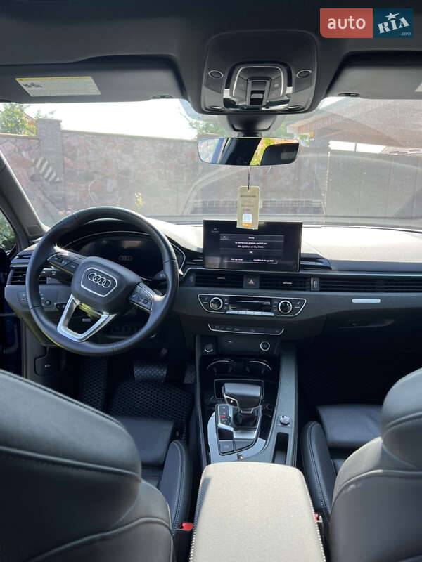 Седан Audi A4 2023 в Киеве