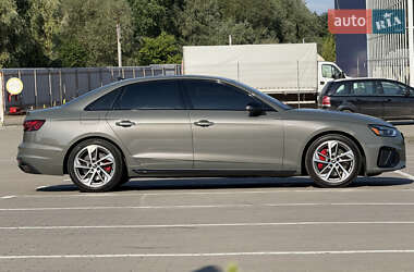Седан Audi A4 2023 в 